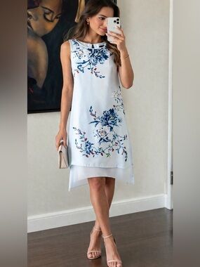 White House Black Market Floral Chemise - Very stylish, like new.👌